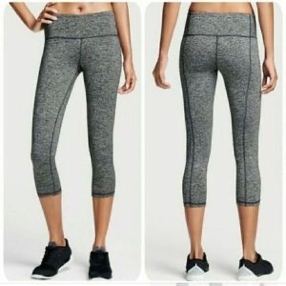 Victoria’s Secret Knockout Crop Leggings Gray Small - Picture 1 of 3